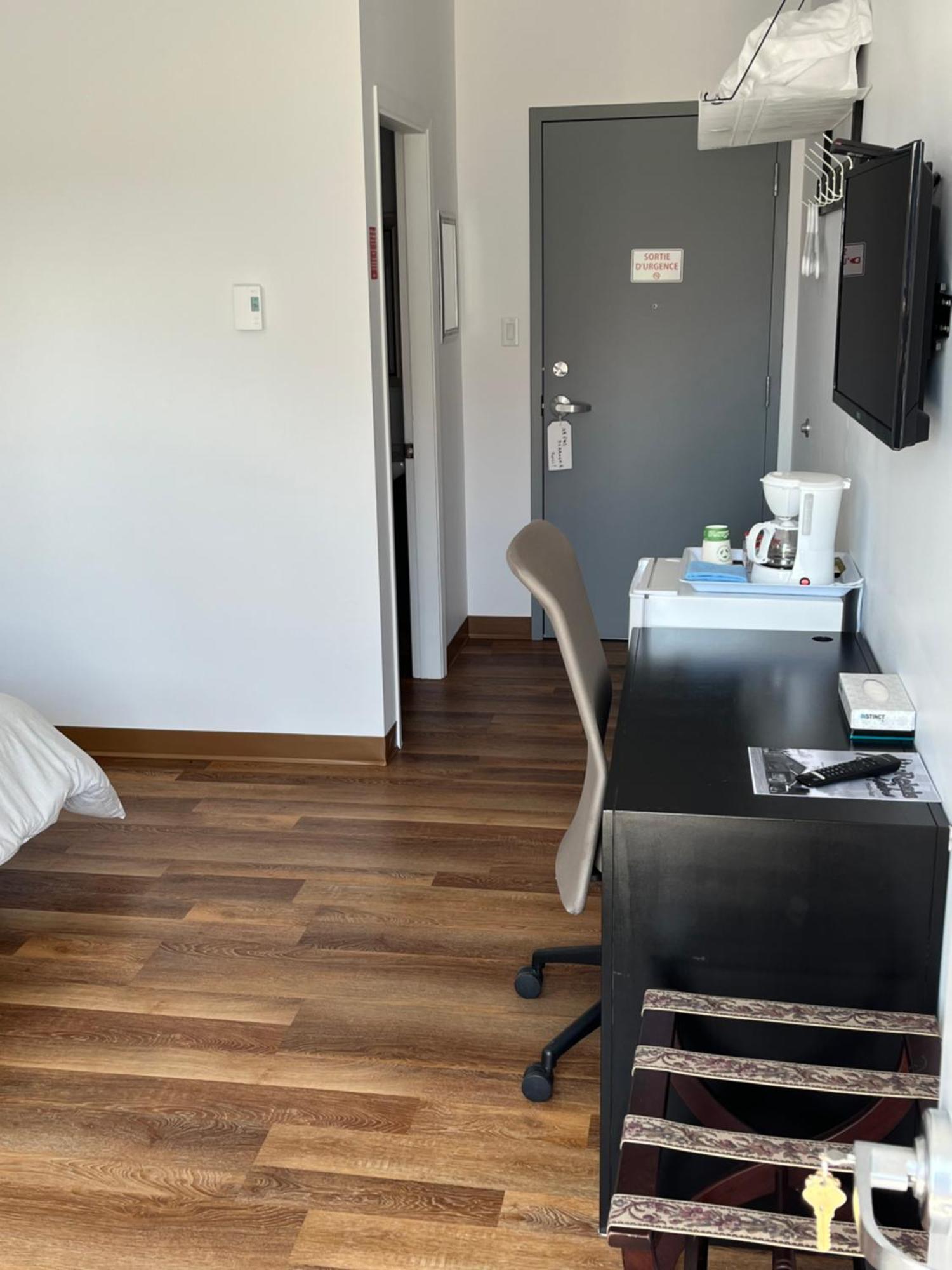 Motel M Saint-Adelme Dış mekan fotoğraf